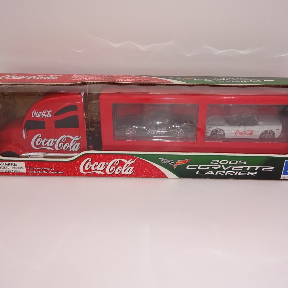 New NOS Coca-Cola 2005 Corvette Carrier Truck Sounds Lights 1:43 Die-Cast C6